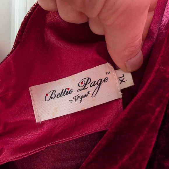 Bettie Page by Tatyana Merlot/Red Velvet Dress - Picture 4 of 4